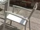 biały lekki fotel aluminiowy