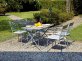 błekitny komplet ogrodowy ze stołem z blatem z mozaiki