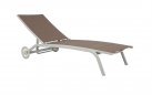 Aluminiowy leżak ogrodowy SMARINDA na kołach z siedziskiem z gęstej tekstyliny TORTORA