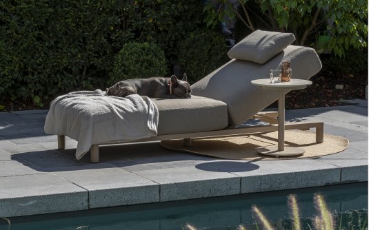 Beżowy luksusowy leżak na taras aluminiowy MADEIRA 4SO gruba poducja Boucle