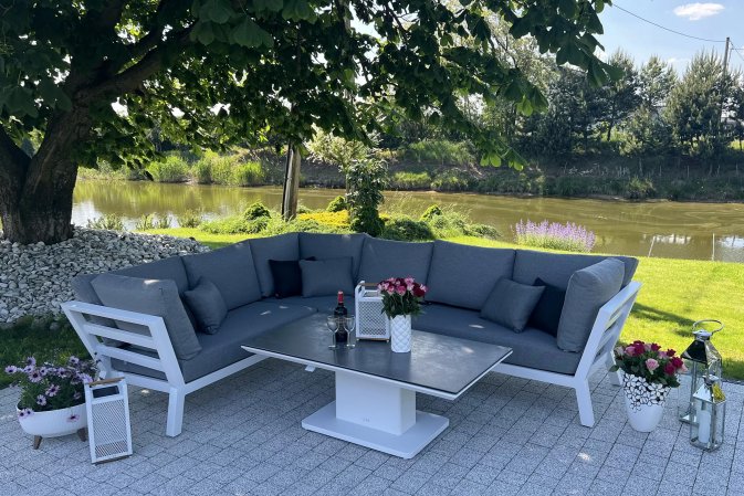 Biały narożnik ogrodowy aluminiowy TIMBER LIFE z wysokimi podłokietnikami