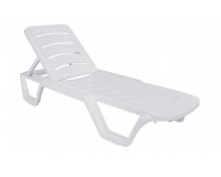 białe lezaki ogrodowe na kółkach Bahama