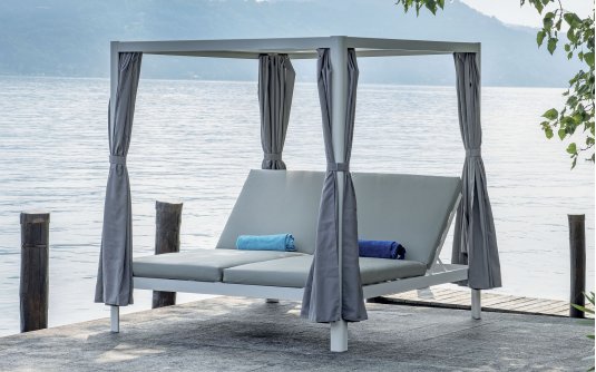 Podwójna leżanka ogrodowa z dachem aluminiowa biała OAZA Podwójna leżanka ogrodowa z dachem aluminiowa biała OAZA