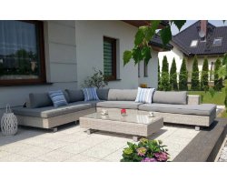 Nowoczesny komplet narożny na taras z jasnoszarego technorattanu SYMBA
