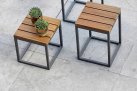 Stoliki boczne SOHO - ciemnoszara aluminiowa konstrukcja z blatami teakowymi