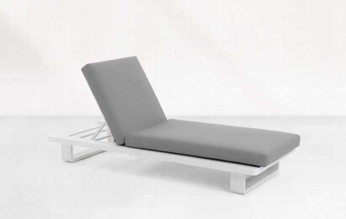 Ekskluzywny leżak aluminiowy z gruba poduszką FITZ biały