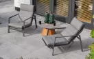 Fotel relaksacyjny ogrodowy aluminiowy BONDI - ciemnoszary kolor i pochylane oparcie poduszka szara Soltex