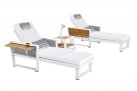 Komplet 2 leżaków ogrodowych aluminiowych białych YORK Higold ze stolikiem teak