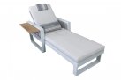 Komplet 2 leżaków ogrodowych aluminiowych białych YORK Higold ze stolikiem teak