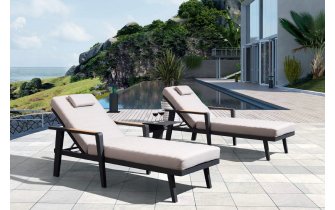 Komplet 2 leżaków czarnych aluminiowych na taras EMOTI Higold ze stolikiem