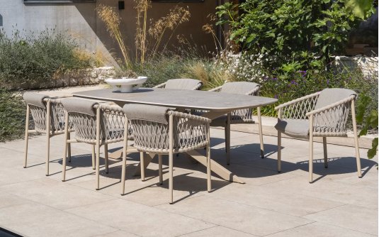 Zestaw stołowy ALLORA beżowy aluminowy ze stołem nogii krzyżowe blat ceramiczny