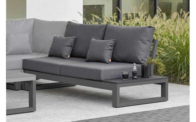 Dwuosobowa sofa ogrodowa ze stolikiem na końcu z desek kompozytowych CZARNYCH