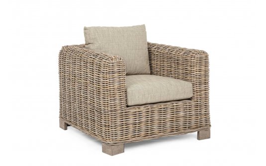 Beżowy fotel rattanowy do patio FORTALEZALEZA bizzotto