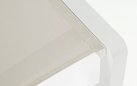 Biały leżak ogrodowy aluminiowy z piaskowym siedziskiem z tekstyliny konnor bizzotto