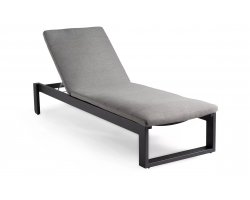 Nowoczesny leżak na taras aluminiowy STRATOS z materacem