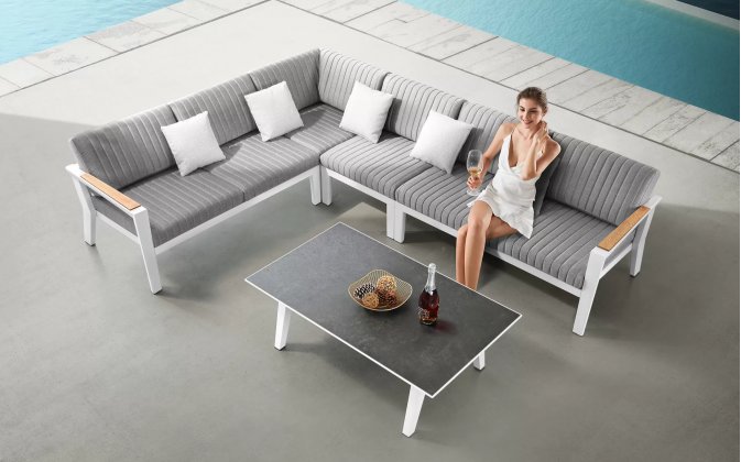 Nowoczesny narożnik ogrodowy biały z szarymi poduszkami Olefin Higold