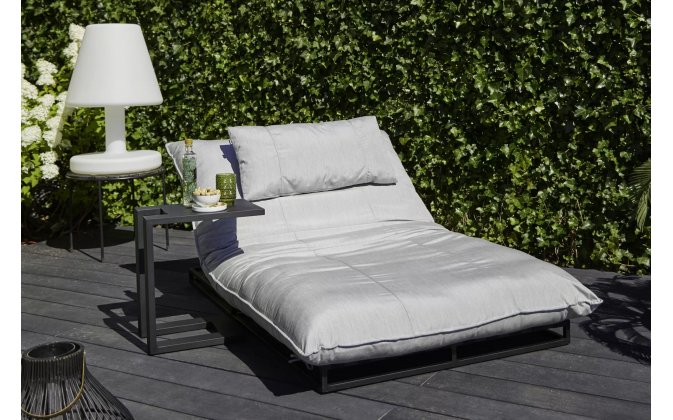 Łóżko ogrodowe czarne z materacem Sunbrella jasnoszarym EMMA Hartman