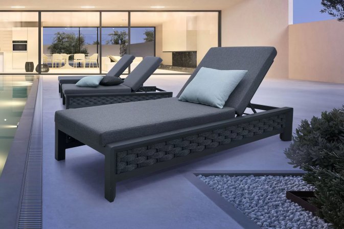 Ciemnoszary luksusowy leżak ogrodowy z kółkami i materacem aluminiowy OTAVIO Bizzotto