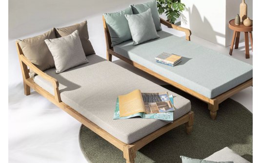 Zestaw 2 sofa / łóżko ogrodowe z teaku BALI bizzotto poduszki beżowe Zestaw 2 sofa / łóżko ogrodowe z teaku BALI bizzotto poduszki beżowe