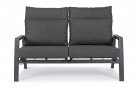 Szara sofa dwuosobowa z pochylanymi oparciami aluminiowa KLEDI bizzotto