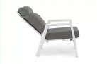 Biały fotel na taras z aluminium z pochylanymi oparciami KLEDI bizzotto