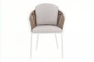 Białe aluminiowe krzesło ogrodowe z poduszkami z oplotem z technorattanu maribela bizzotto