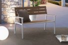 Biała aluminiowa ławka ogrodowa z siedziskiem i oparciem z kompozytu ISAK Bizzotto