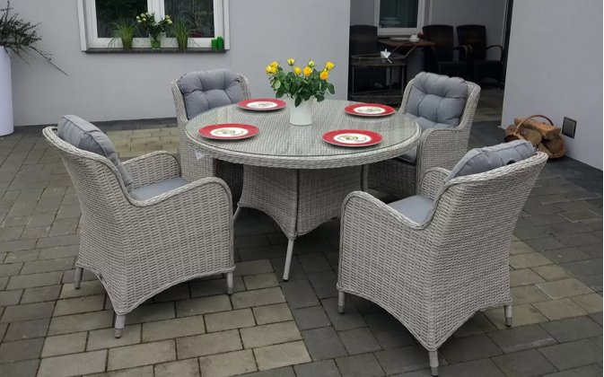 Jasnoszare meble stołowe ogrodowe technorattan stół ⌀135 + 4 fotele z poduszkami