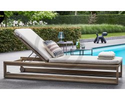 Leżak ogrodowy z drewna teakowego z beżową poduszką ANTIGUA appleBee