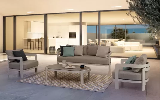 Biały komplet ogrodowy wypoczynkowy aluminiowy PRESLEY poduszki szarobeżowe bizzotto