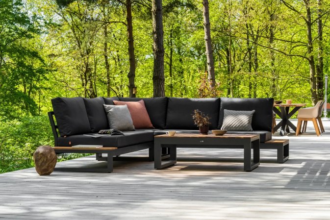 Otwarty narożnik aluminiowy grafitowy ze stolikami bocznymi SOHO i blatami teak