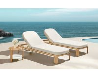 2x leżak z drewna teak PALLISAD ze stolikiem i materacami beżowymi Olefin