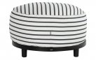 Okrągły podnóżek ogrodowy pasy czarno-białe Sunbrella EMMA Hartman z podnóżkiem