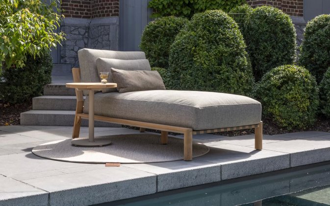 Szezlong ogrodowy z drewna tekowego LUCAS 4SO poduszki bezowe Olefin