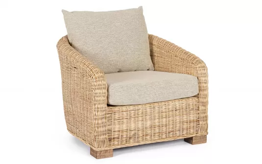 Fotel ogrodowy wypoczynkowy z naturalnego rattanu CADICE z beżowymi poduszkami bizzotto