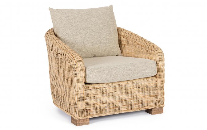 Fotel ogrodowy wypoczynkowy z naturalnego rattanu CADICE z beżowymi poduszkami bizzotto