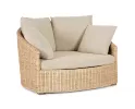 Małe łóżko ogrodowe z naturalnego rattanu CADICE z beżowymi poduszkami bizzotto