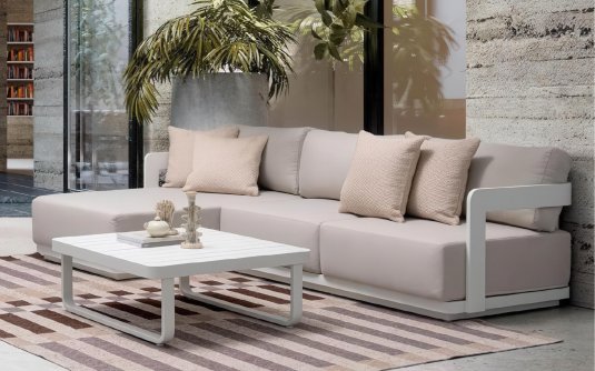 Jasnobeżowy komplet wypoczynkowy z szezlongiem na taras aluminiowy VAPOER poduszki Olefin