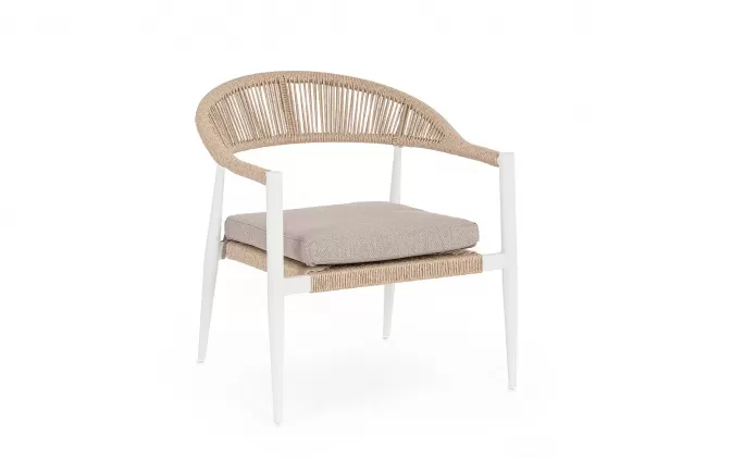 Biały fotel aluminiowy na taras JANDIA technorattan bezowy