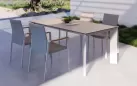 Białe smeble ogrodowe aluminiowe stołowe OTAVIO 180 cm krzesła Jalisco z beżowym obiciem stól beżowy