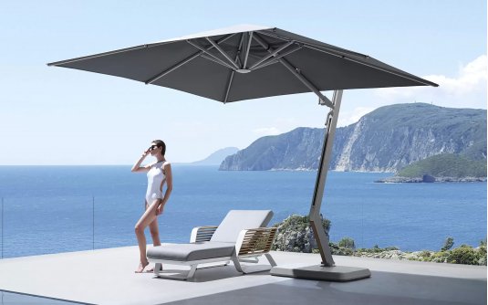 Biały ekskluzywny parasol ogrodowy z podstawa granitową z kółkami WING Higold