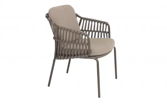 Krzesło stołowe na taras CAPALBIO 4SO nogi ciemnobrązowe poduszki szarobeżowe materiał Bounce