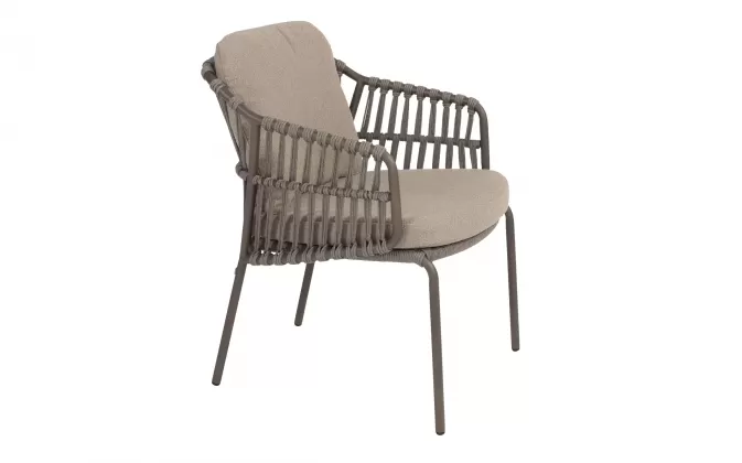 Krzesło stołowe na taras CAPALBIO 4SO nogi ciemnobrązowe poduszki szarobeżowe materiał Bounce