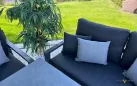 Sofa wypoczynkowa 2-osobowa na taras aluminiowa grafitowa TIMBER grube poduszki czarne