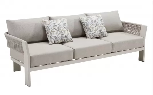 Nowoczesna beżowa 3-osobowa sofa wypoczynkowa na taras BORROMEO Lounge Higold beżowy Nowoczesna beżowa 3-osobowa sofa wypoczynkowa na taras BORROMEO Lounge Higold beżowy