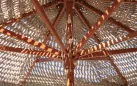 MACRAMÉ Ø250 parasol ogrodowy z drewna z frędzlą dekoracyjną