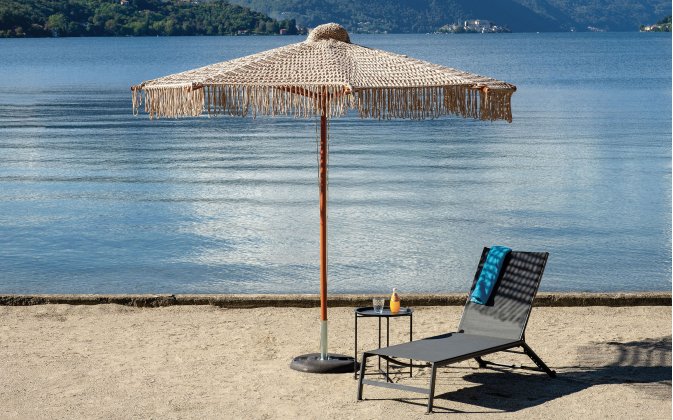 MACRAMÉ Ø250 parasol ogrodowy z drewna z frędzlą dekoracyjną