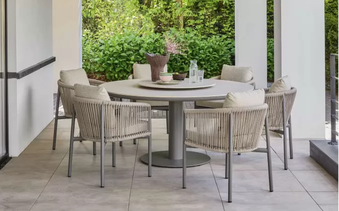 Zestaw ogrodowy BORA BORA – okrągły stół Ø 160 cm z krzesłami z aluminium i poduszkami All Weather antracyt