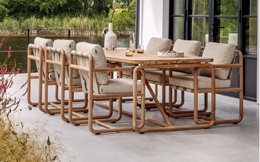 DOLCE Zestaw stołowy z teaku dla 6 osób z poduszkami All Weather jasny beż DOLCE Zestaw stołowy z teaku dla 6 osób z poduszkami All Weather jasny beż