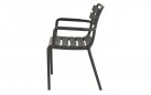 Czarne krzesło ogrodowe TORVI sztaplowane z polipropylenu z podłokietnikami